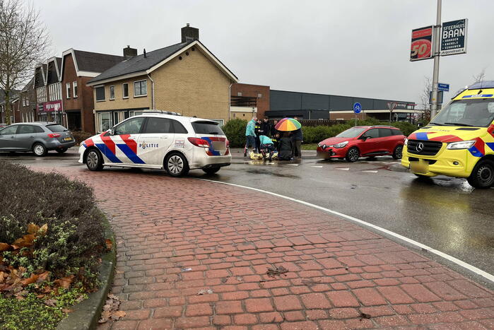 Automobilist en fietser in botsing op rotonde