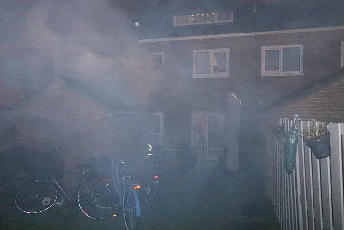 Veel rook bij brand in schuur