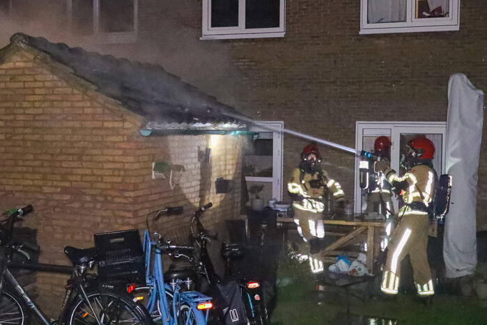 Veel rook bij brand in schuur