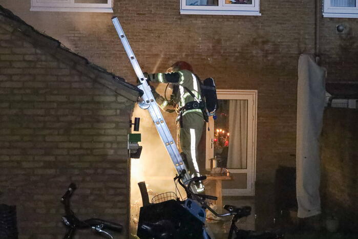 Veel rook bij brand in schuur