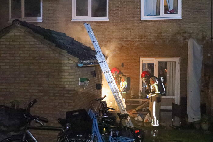 Veel rook bij brand in schuur