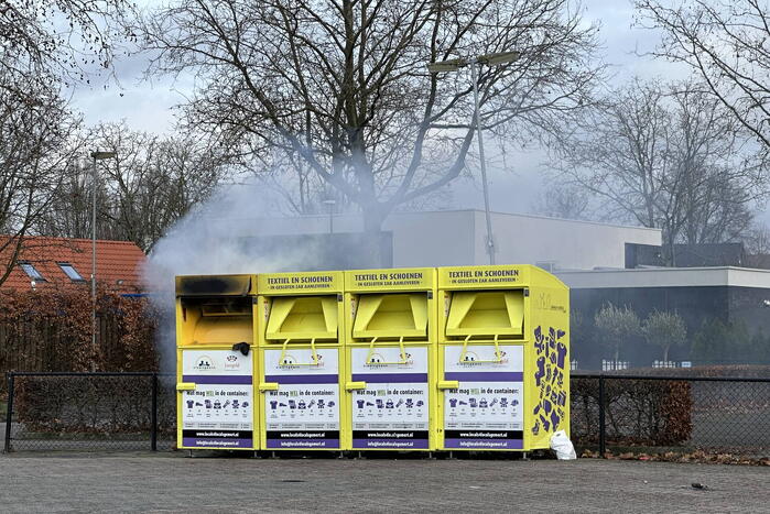 Textielcontainer uitgebrand