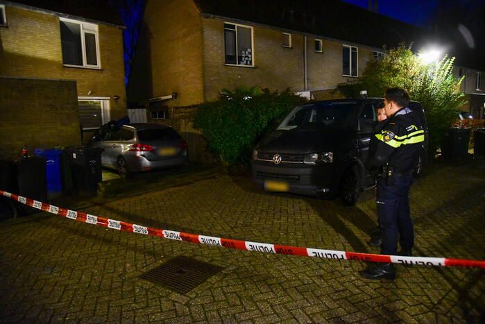 Groot onderzoek naar aantreffen overleden man in woning