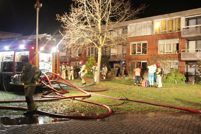 Grote brand verwoest twee woningen