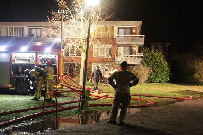 Grote brand verwoest twee woningen