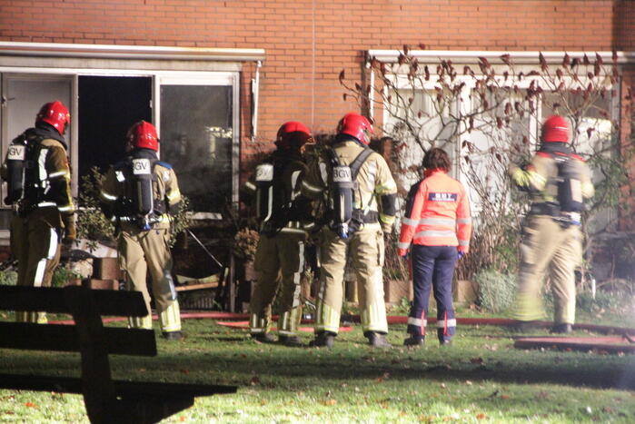 Grote brand verwoest twee woningen