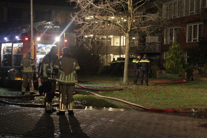 Grote brand verwoest twee woningen
