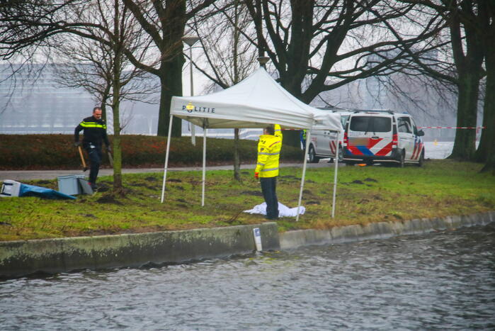 Groot onderzoek naar aantreffen overleden persoon in Sloterplas