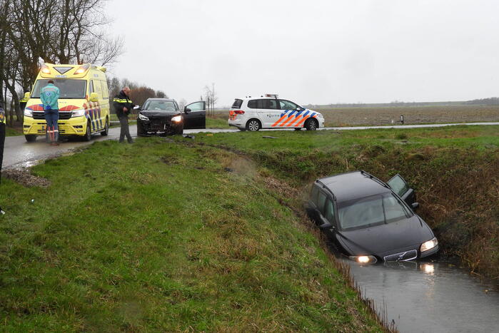 Flinke schade en voertuig te water na aanrijding