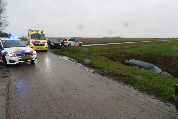 Flinke schade en voertuig te water na aanrijding