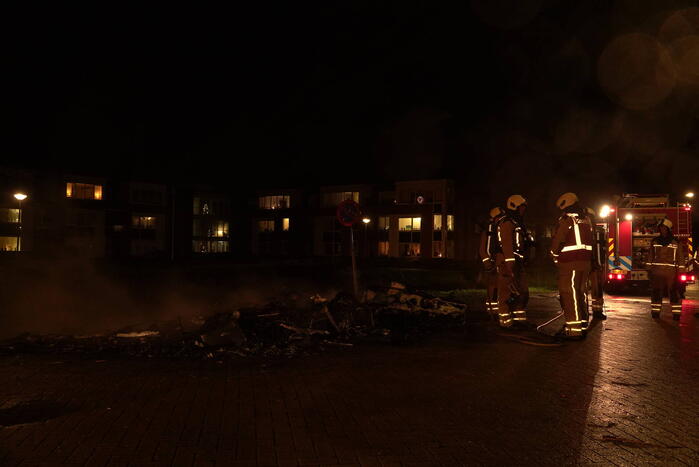 Caravan verwoest door brand