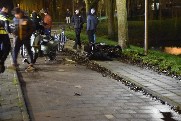 Gewonden bij aanrijding tussen scooters
