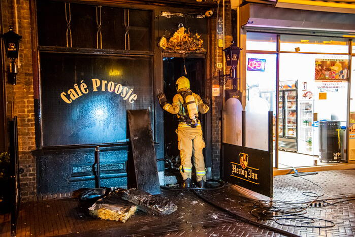 Cafe Proosje zwaar beschadigd na brand