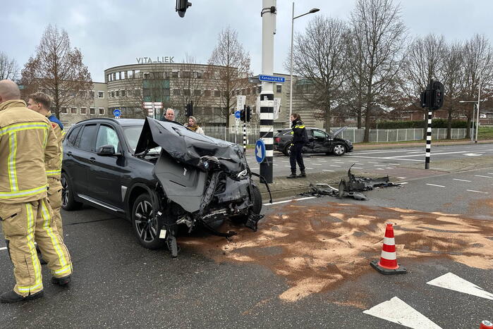 Veel schade bij ongeval op kruising