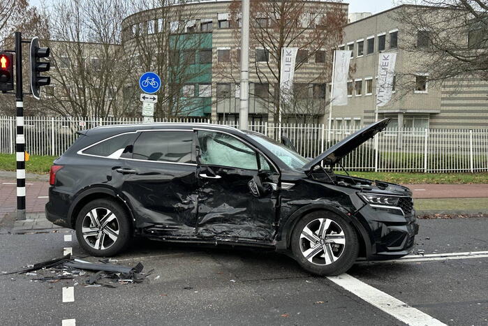 Veel schade bij ongeval op kruising