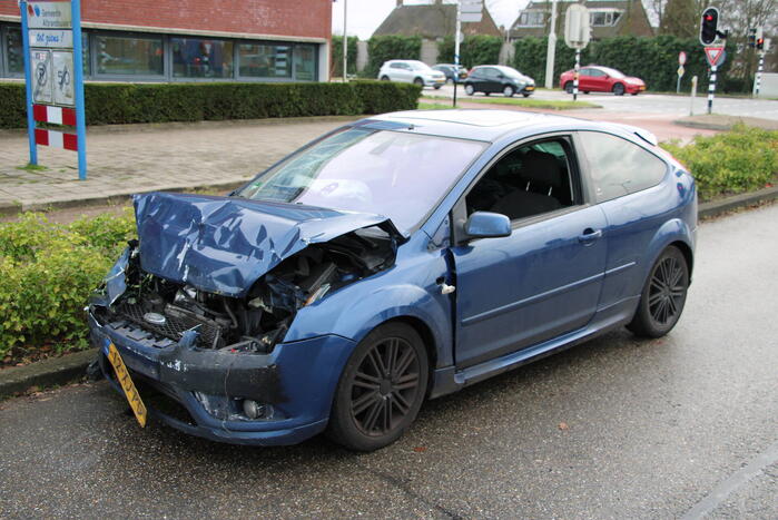 Aanhouding na ongeval tussen auto en bestelbus