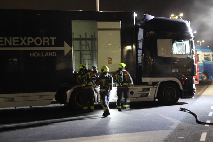 Brand in vrachtwagen snel onder controle