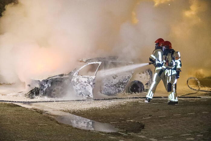 Personenwagen op parkeerplaats Monkey Town verwoest