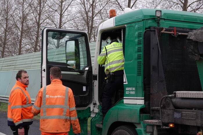Vrachtwagenchauffeur overleden na mogelijke onwelwording