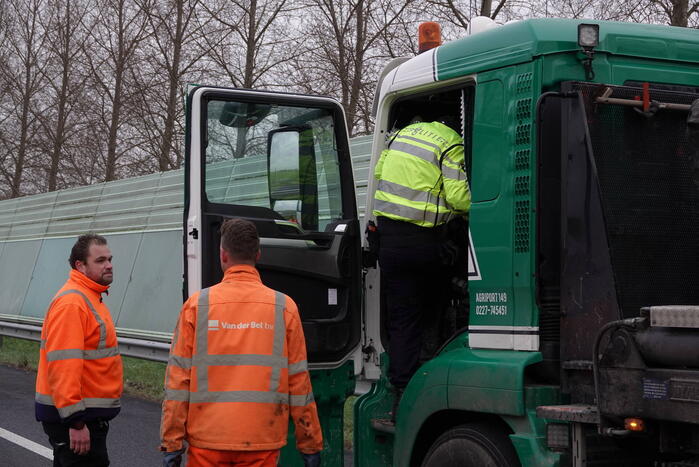 Vrachtwagenchauffeur overleden na mogelijke onwelwording