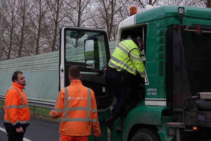 Vrachtwagenchauffeur overleden na mogelijke onwelwording