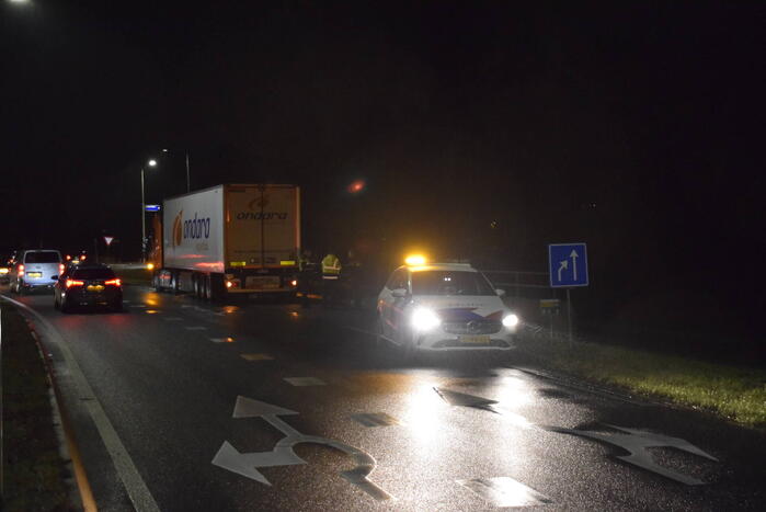 Voetganger aangereden door vrachtwagen