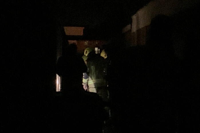 Container uitgebrand achter schuren