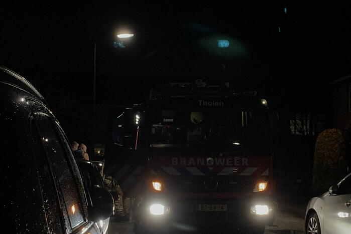 Container uitgebrand achter schuren