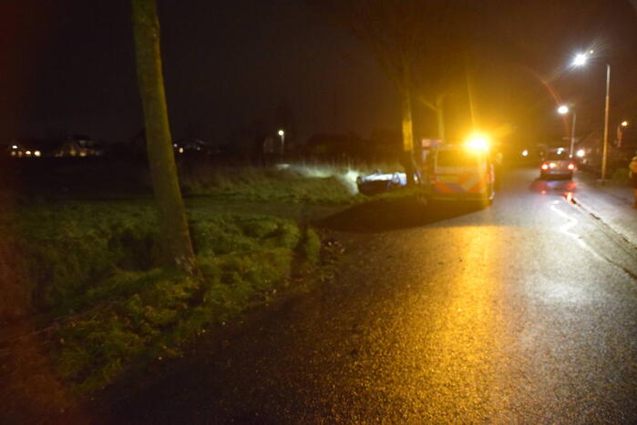 Dronken automobilist belandt in de sloot