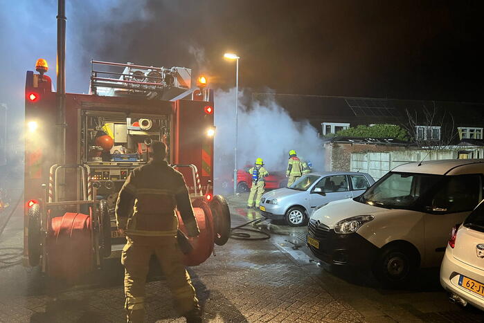 Vuurwerk veroorzaakt autobrand