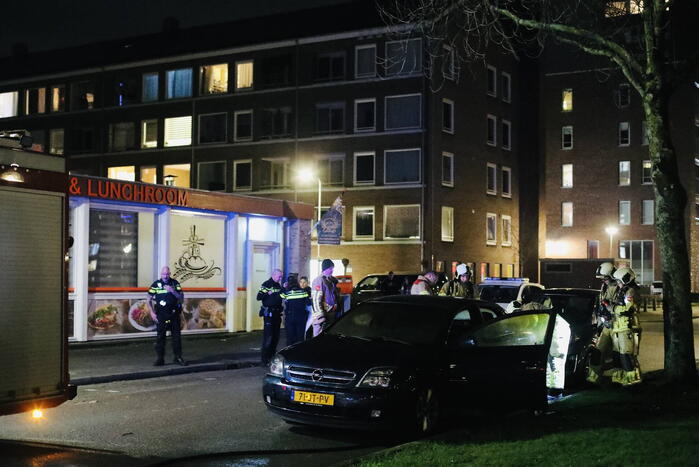 Brand in achterbak van personenauto