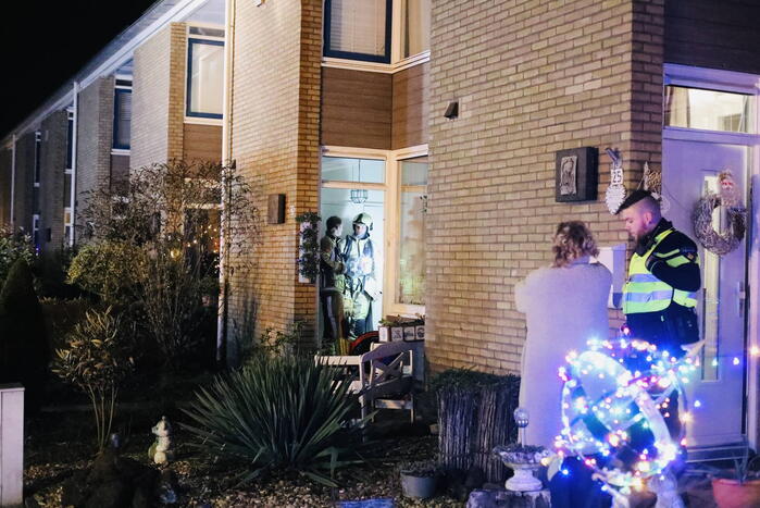 Brandweer blust brand in zonneboiler