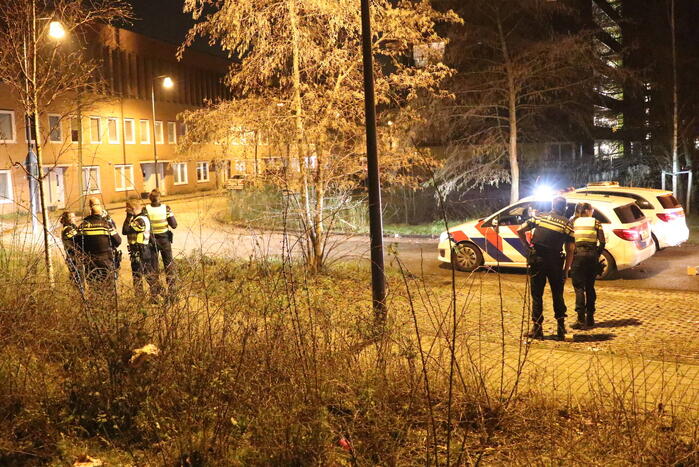 Hulpdiensten bekogeld met zwaar vuurwerk
