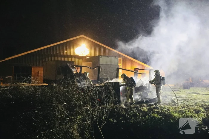 Aanhanger verwoest door brand