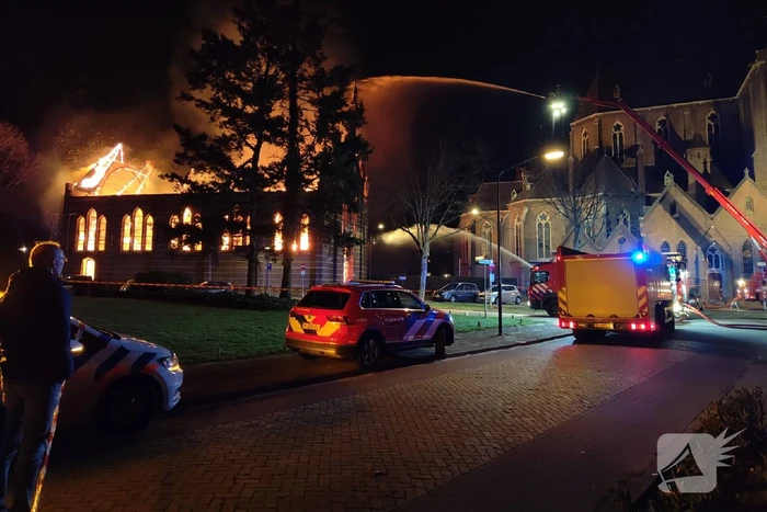 Zeer grote brand in voormalig kerkgebouw