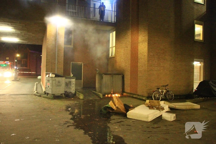 Veel rook bij brand in container
