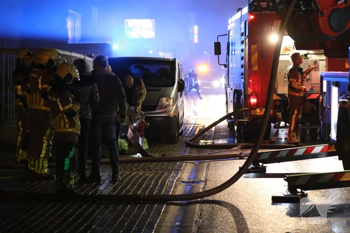 Uitslaande brand in bedrijfspand