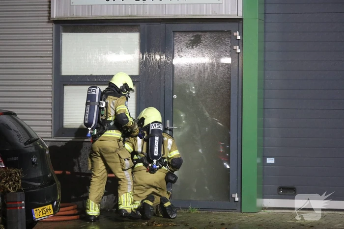 Uitslaande brand in bedrijfspand