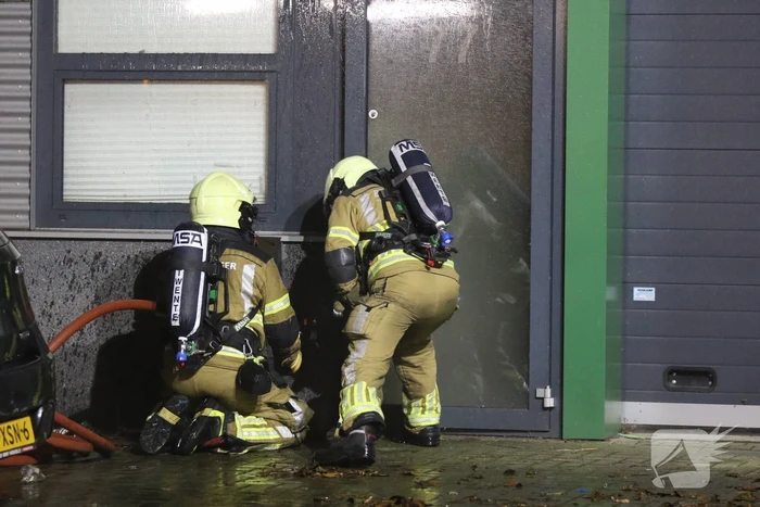 Uitslaande brand in bedrijfspand