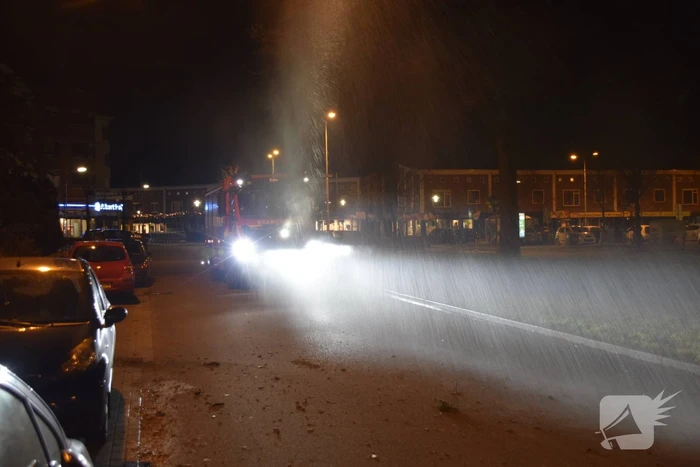 Brandweer zet waterkanon voor buitenrand