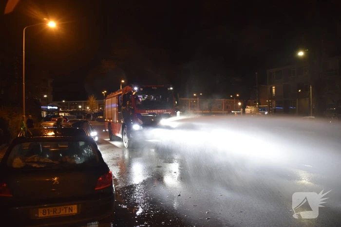 Brandweer zet waterkanon voor buitenrand
