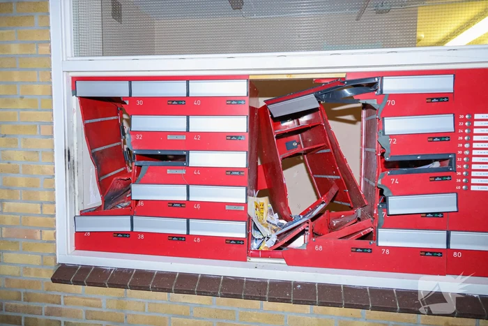 Brievenbus opgeblazen van flatgebouw