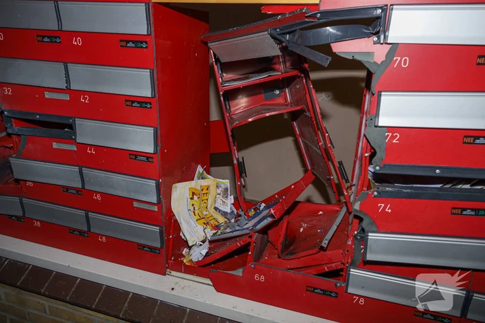 Brievenbus opgeblazen van flatgebouw