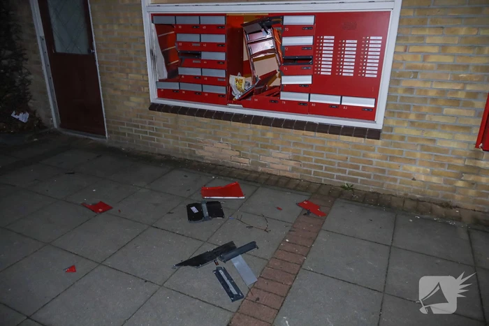 Brievenbus opgeblazen van flatgebouw
