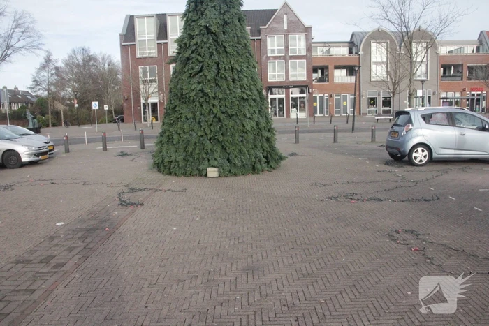 Grote gemeente kerstboom wederom vernield