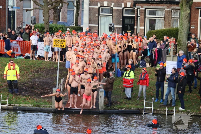 Grote drukte bij nieuwjaarsduik