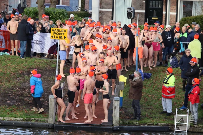 Grote drukte bij nieuwjaarsduik