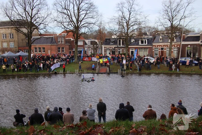 Grote drukte bij nieuwjaarsduik