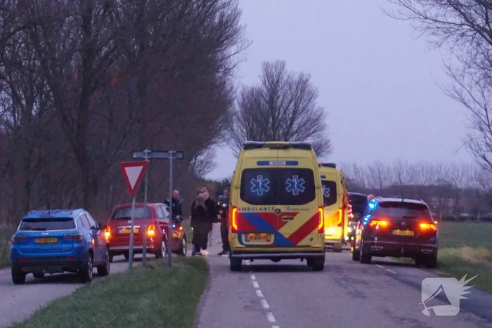 Persoon belandt onder paard na val en raakt zwaargewond