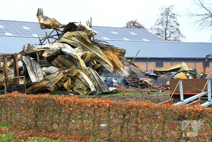 Ravage is enorm na verwoestende brand